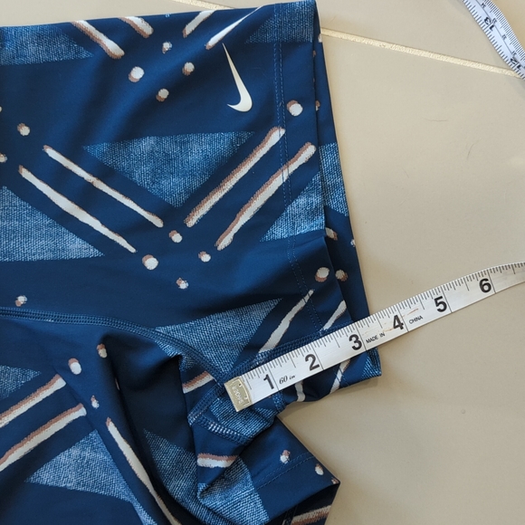 Nike gym shorts Sz small - Picture 7 of 7